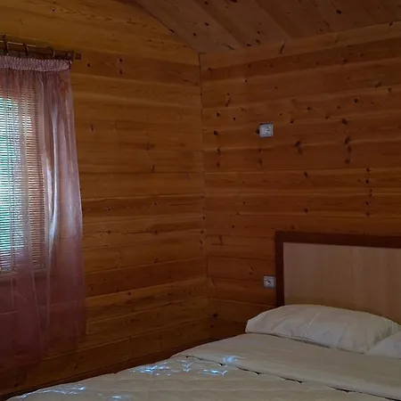 Lodge Llogara Wood *