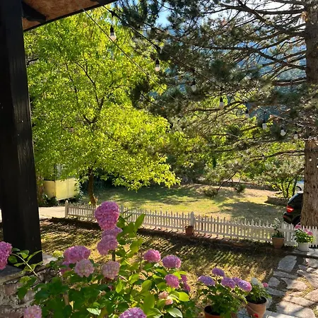 Llogara Wood Lodge *