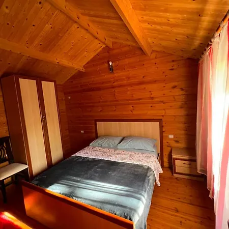 Lodge Llogara Wood *