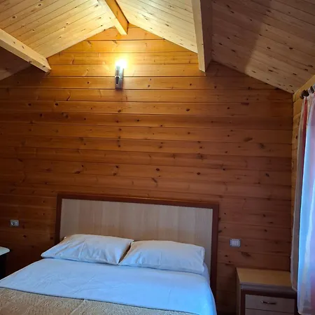 Llogara Wood 山林小屋